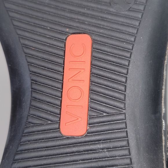 VIONIC Judith Mary Janes Orthaheel Sliver Flats Women's Size 7 - Picture 4 of 9